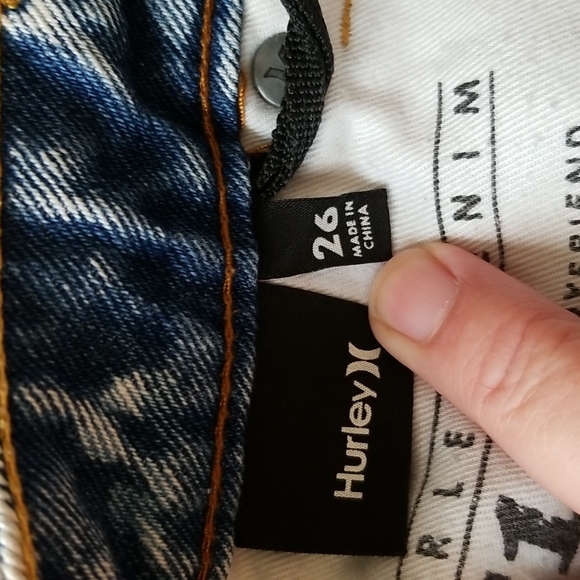 Hurley distressed jean shorts - Picture 5 of 7